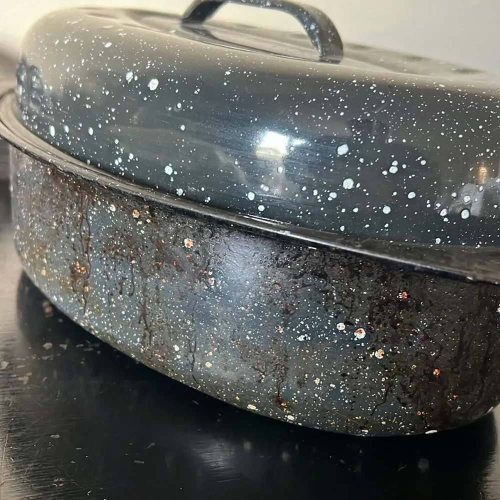 Small Enamelware Roaster black /white specs